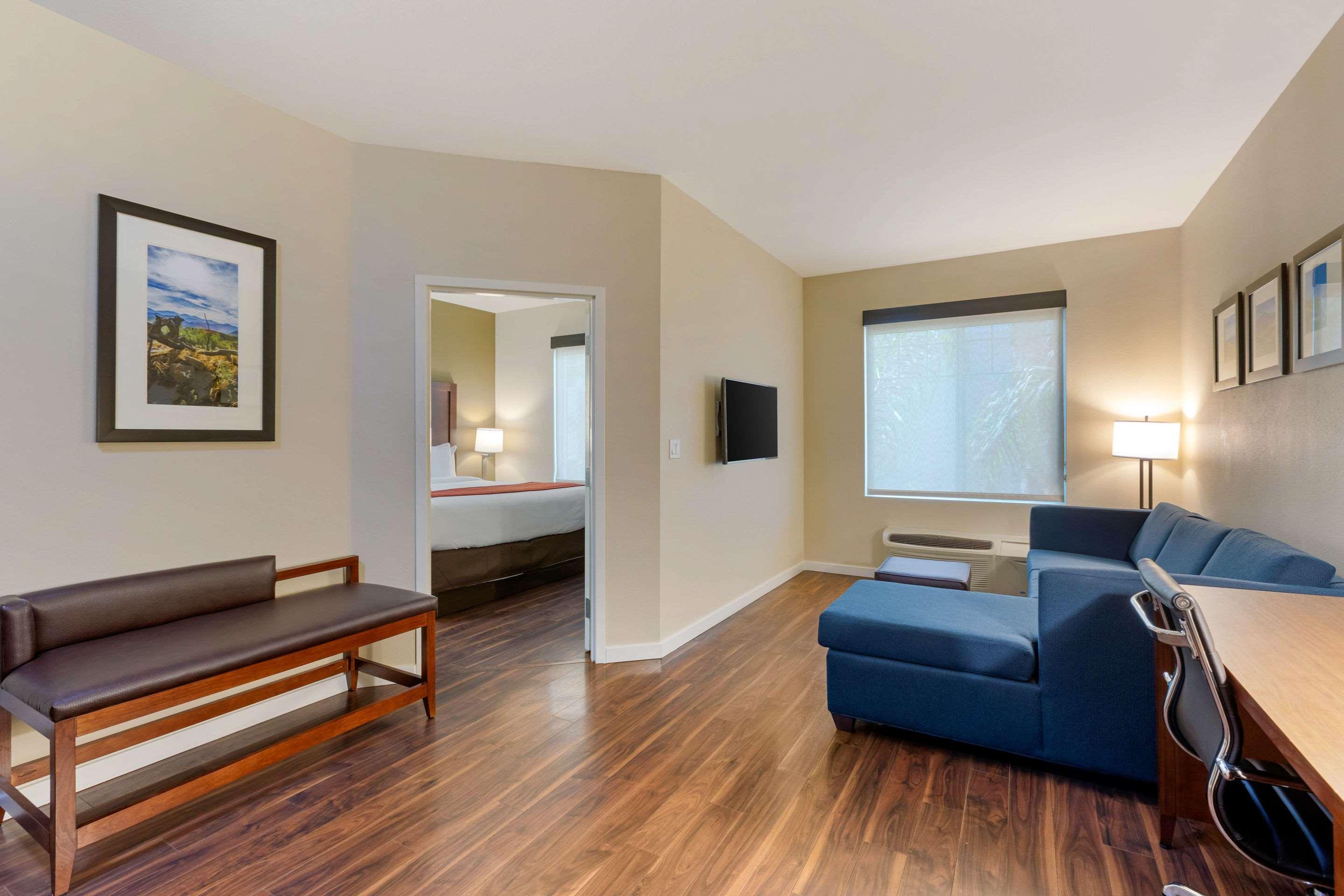 Comfort Inn & Suites Near Ontario Airport Εξωτερικό φωτογραφία