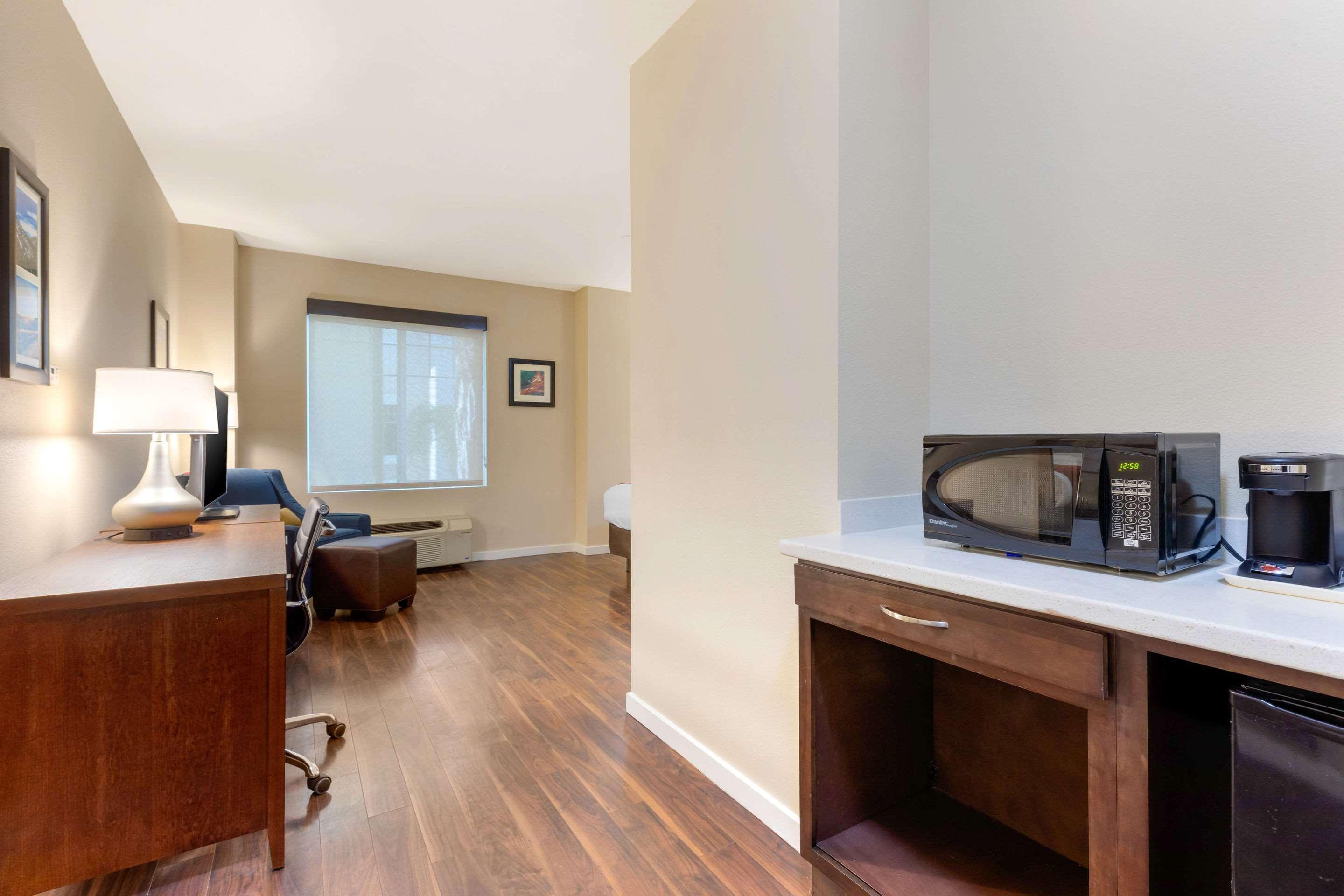 Comfort Inn & Suites Near Ontario Airport Εξωτερικό φωτογραφία