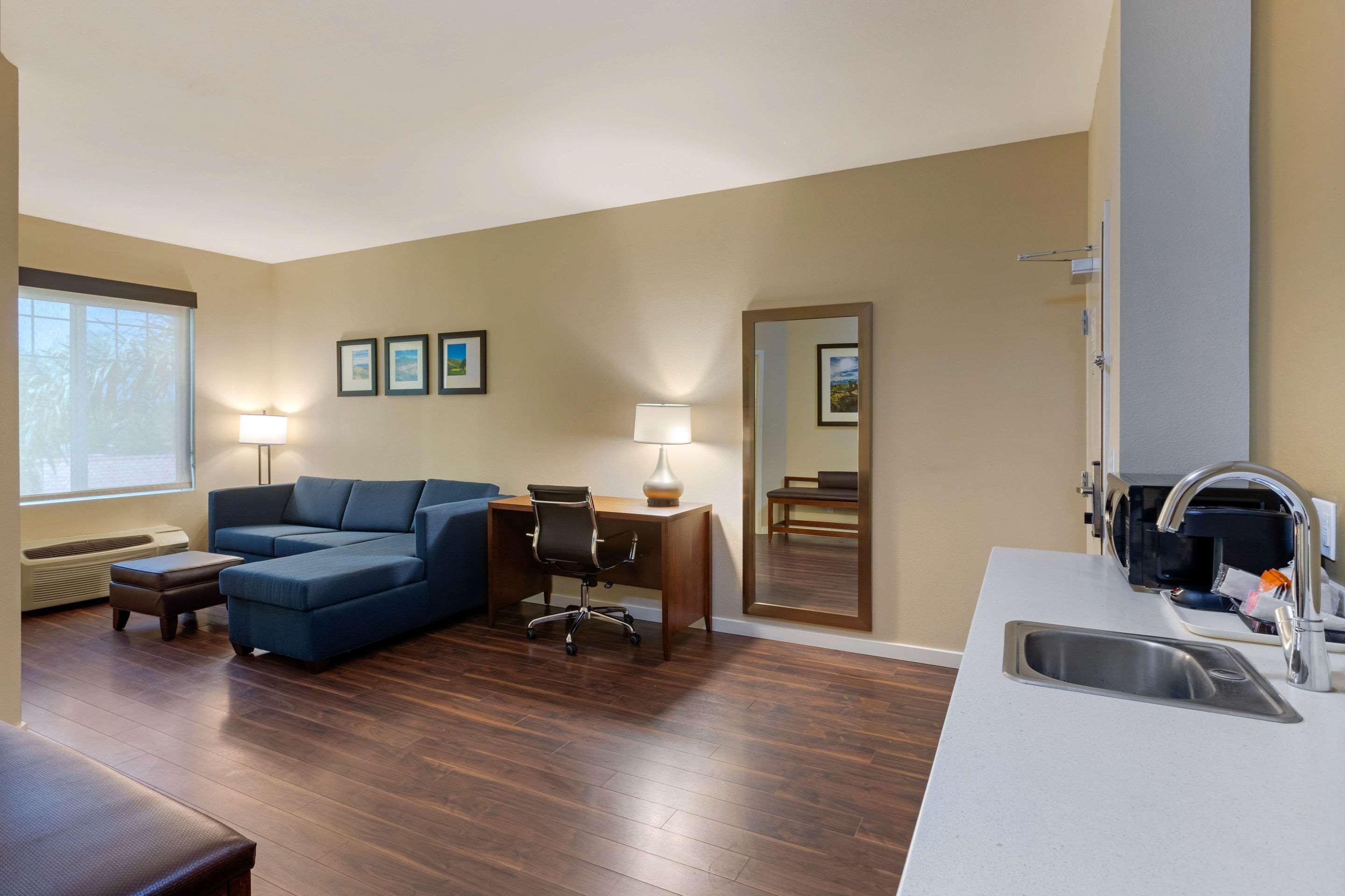 Comfort Inn & Suites Near Ontario Airport Εξωτερικό φωτογραφία