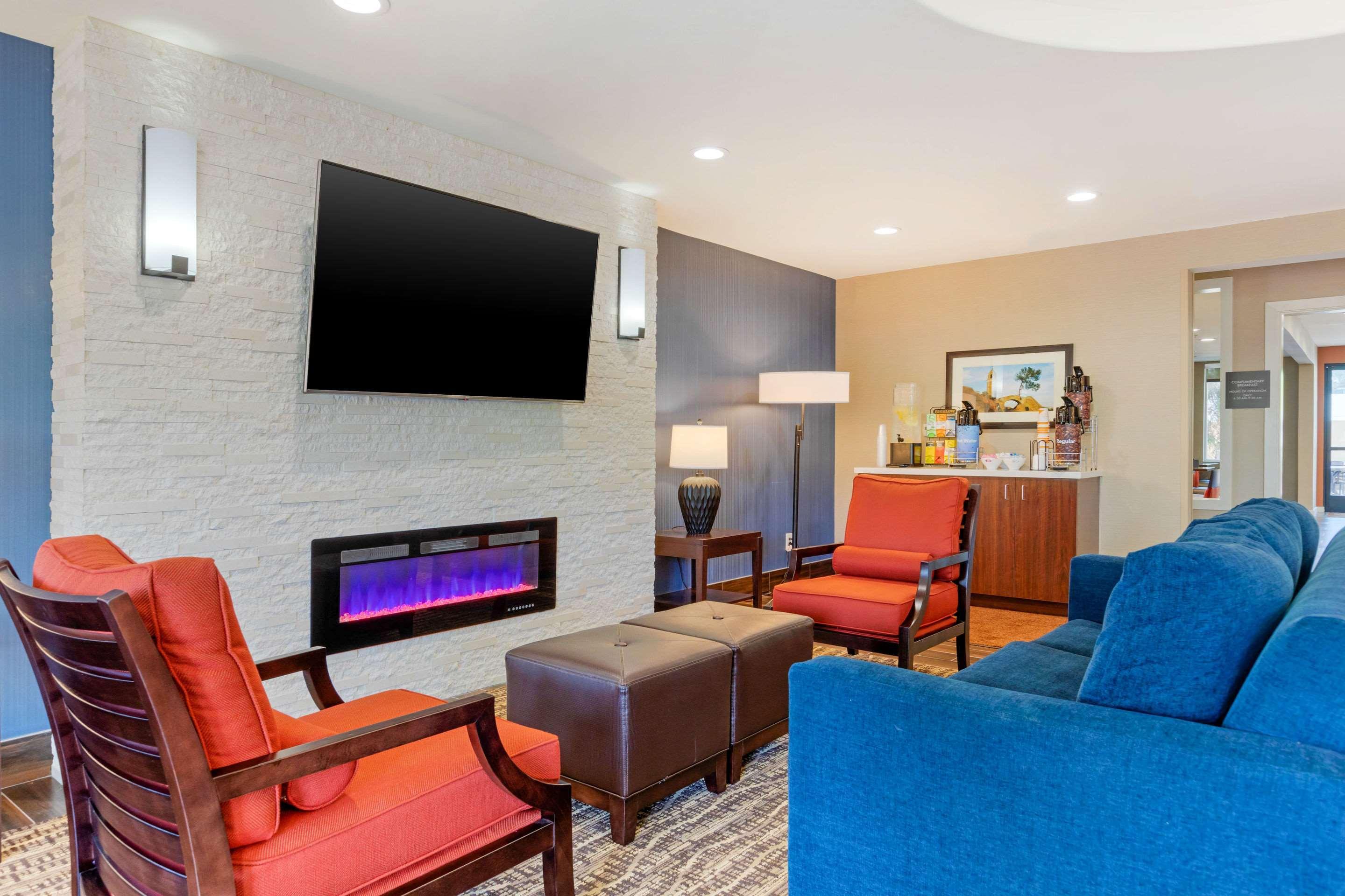 Comfort Inn & Suites Near Ontario Airport Εξωτερικό φωτογραφία