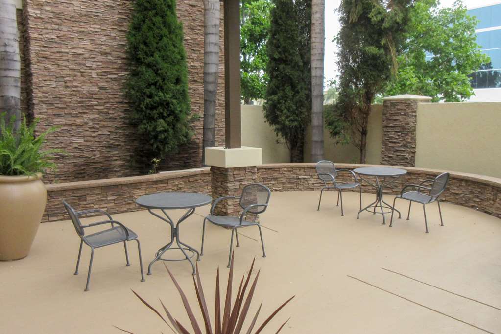Comfort Inn & Suites Near Ontario Airport Ανέσεις φωτογραφία